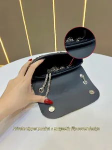Rhinestone evening underarm bag for women, sparkling diamond chain shoulder crossbody bag.