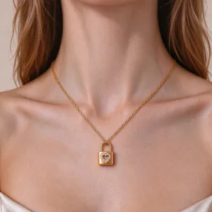 Stainless Steel Heart Lock Pendant Necklace For Women Gold Plated Rhinestone Hollow Heart-Shaped Lock Necklace Minimalist Jewelry Gift