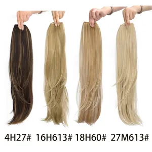 Detailopname van naadloze haarextensions in verschillende kleurvarianten, steil.