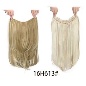 Gedetailleerd overzicht van synthetische haarverlenging met clips en laagjes.