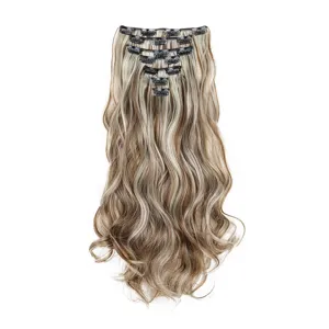 Synthetische lockige Clip-in Haarverlängerungen 7-teiliges Set langes blondes Haar Detail