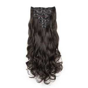 Detailansicht der dunkelbraunen welligen Clip-In-Haarverlängerung mit sicheren Clips für Styling.
