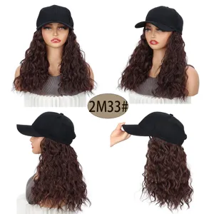 Synthetische Peruecke Baseballcap mit langem, gewelltem Haar und schwarzer Kappe für Mode.