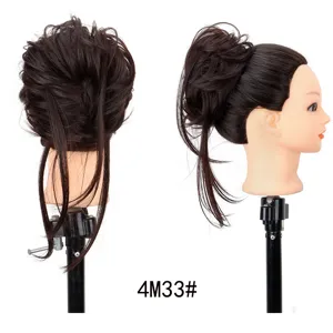 Chignon per capelli sintetici con lunghe ciocche, dettaglio di posticcio riccio per donne.