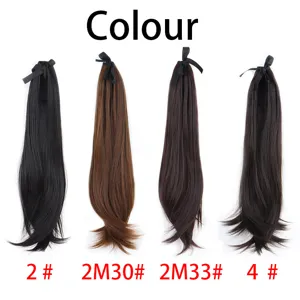 Synthetische lange Pferdeschwanz Haarverlängerung Detail mit vier verschiedenen Farben.