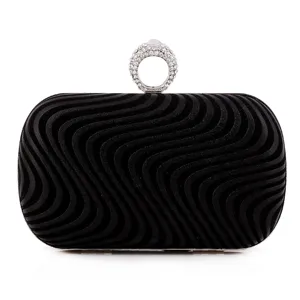 Elegante zwarte avondtas met strepen en sprankelende strass ring sluiting voor damesfeest.