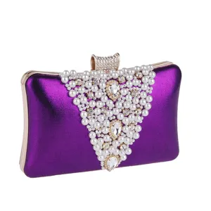 Élégante pochette de soirée en satin violet avec perles et strass pour fêtes formelles.