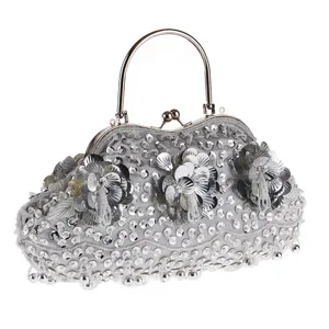 Handgemachte silberne Pailletten Perlen Abendtasche Clutch mit Metallgriff fur Damen.