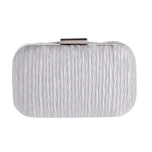 Zilveren geplooide avondtas, elegante harde clutch voor damesfeesten en bruiloften.