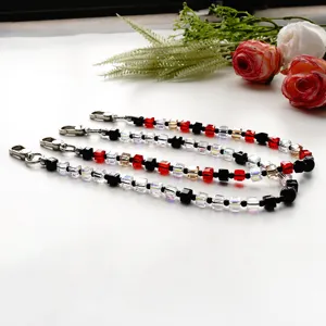 Chaîne de téléphone en perles de cristal, charm de sac carré noir blanc rouge, porte-clés.