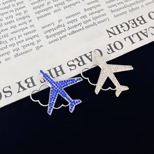 Elegant airplane cloud rhinestone brooch for women, exquisite suit pin and versatile fashion pin.