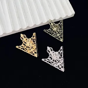 Vintage holle bloemvormige overhemdkraag clips, elegante metalen broche voor heren en dames.