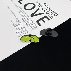 Cute frog couple enamel pins cartoon hugging brooch sweet animal badge apparel accessories
