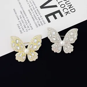 Elegant Butterfly Brooch Pin For Women Vintage Zinc Alloy Rhinestone Artificial Pearl Insect Lapel Pin Wedding Banquet Jewelry Gift
