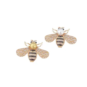 Fashion rhinestone pearl bee brooch pin for women, elegant suit coat crystal insect jewelry.