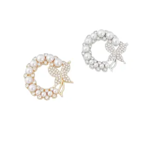 Elegant pearl butterfly brooch set, sparkling rhinestone wreath design, chic clothing accessory.