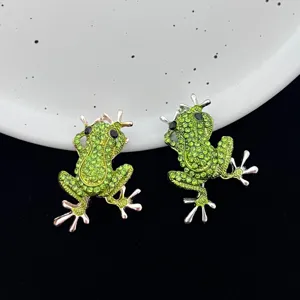 Fashion Alloy Rhinestone Frog Brooch Pin Cute Animal Suit Badge Creative Crystal Insect Jewelry Gift For Unisex