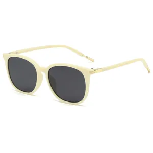 Stilvolle runde Sonnenbrille mit UV-Schutz, Beigefarbener Rahmen und modische Brille Hauptansicht.