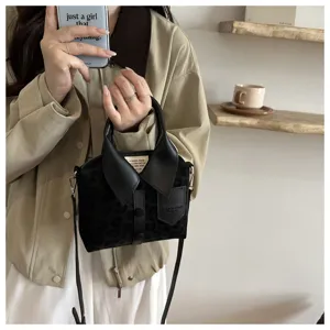 Bolso cruzado único de estilo coreano en forma de camisa con estampado de leopardo chic.