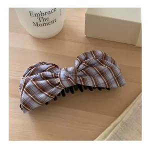 Chic pinza de pelo con lazo a cuadros para mujeres, elegante accesorio de tela para uso diario.