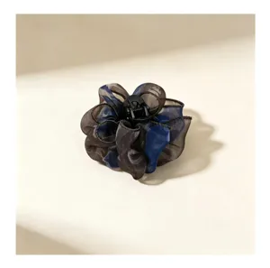 Pinza de pelo de flor de malla, elegante accesorio de organza para peinado y uso diario.
