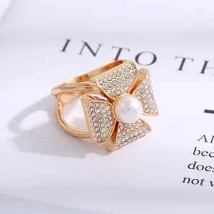Elegant rhinestone pearl scarf buckle four-leaf clover clothing corner clip shawl ring