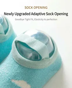 Detailopname van de boord van antislip babysokken, zacht gebreid en comfortabel voor kleuters.