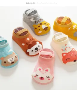Leuke schattige baby sokken met antislip zolen, vrolijke dierendesigns en zacht katoen.