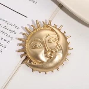 Vintage barok zon maan gezicht broche legering verguld sjaal speld voor dames mode