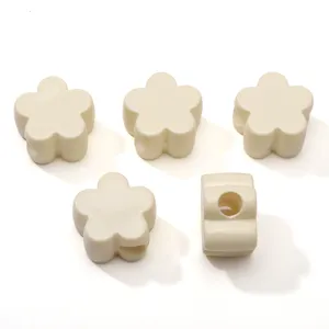 Cuentas de flores acrilicas blancas crema con agujero grande para joyeria accesorio