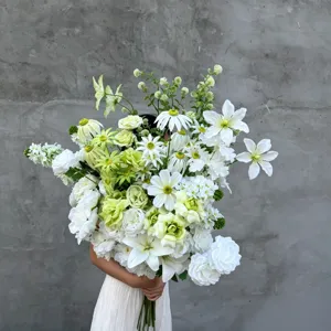 Stelo di Fiore Artificiale in Stile Foresta in Tessuto di Seta PU Fiore Finto Realistico per Bouquet da Sposa Casa Decorazione