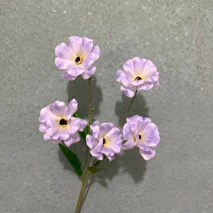 Ramo di fiori artificiali a 5 teste, primo piano dettagliato per decorazioni e oggetti di scena.