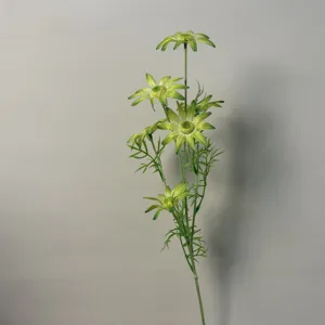 Ramo di fiori artificiali verdi vista dettagliata per decorazioni domestiche e floreali