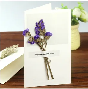 Handmade dried flower greeting card for birthday, gratitude, festival and celebration wishes.