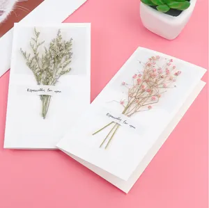 Beautiful dried flower greeting cards with blessing notes, perfect for various gifts.