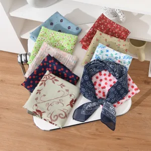 Women Vintage Paisley Printed Small Square Scarf Retro Floral Headscarf Fashion Polyester Neck Scarf Decorative Headband Versatile Kerchief Elegance Sun Protection Scarf