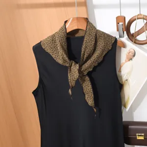 Koreaanse stijl bloemige driehoekige sjaal voor dames nekdecoratie veelzijdig modieus haaraccessoire.