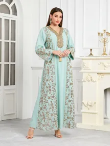 Splendido abito lungo Kaftan verde menta con ricamo oro manica lunga elegante per festa