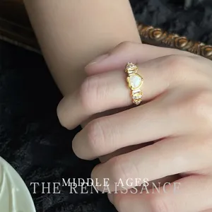 Vintage Herz Ring mit Zirkon Steinen retro Palast Stil golden verstellbarer Ring für Damen.