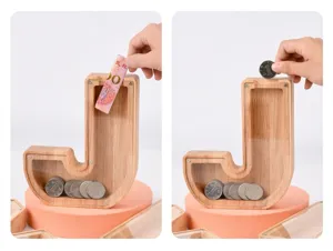 Houten letter J spaarpot met transparante acryl voorkant voor kinderen muntopslag