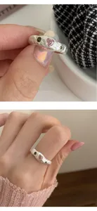 Unregelmässige Lava Textur rosa Herz Ring Ins Stil Nische offene Finger Schmuck für Damen.