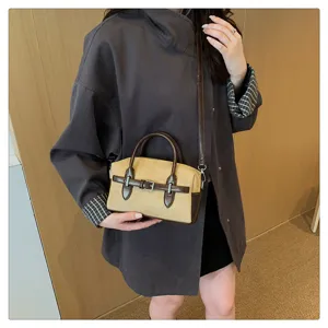 Vintage suède Boston handtas voor dames, chic kleurblokontwerp met handige schouderriem.