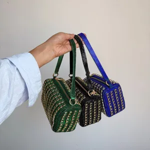Sparkling rhinestone square handbag crossbody bag, luxury crystal evening purse for women.