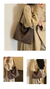 Sac à épaule tissé vintage chic pour femme, élégant sac à main de banlieue niche.