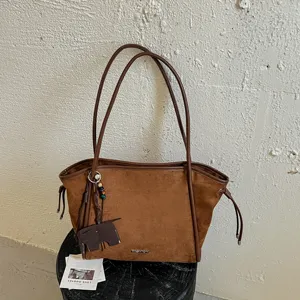 Sac cabas vintage en daim marron grande capacite sac epaule de travail decontracte femme