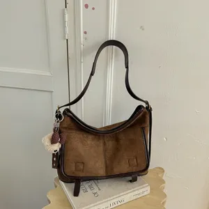 Dames Retro Maillard Stijl Hobo Tas Grote Capaciteit Suède Stof Messenger Tas Casual Schouder Crossbody Tas Met Beer Hanger