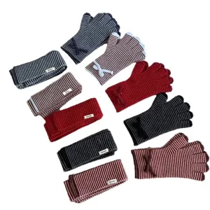 Conjunto de bufanda y guantes de punto para mujer diseño a rayas cálido de invierno moda
