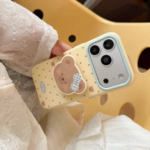Gedetailleerd overzicht van schattig beren telefoonhoesje van zachte siliconen met strik.