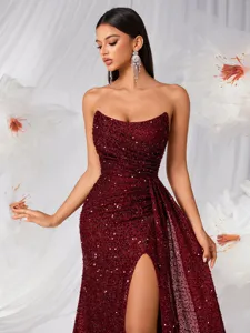 Vestido de noche burdeos sin tirantes con lentejuelas, elegante vestido de fiesta con abertura.