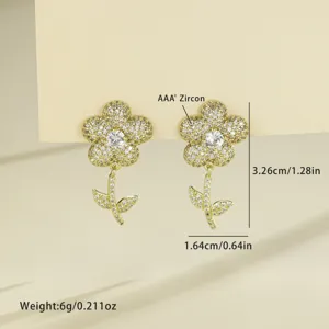 Boucles d'oreilles clous zircone fleur douce, bijoux de mode design fleur suspendue élégante.